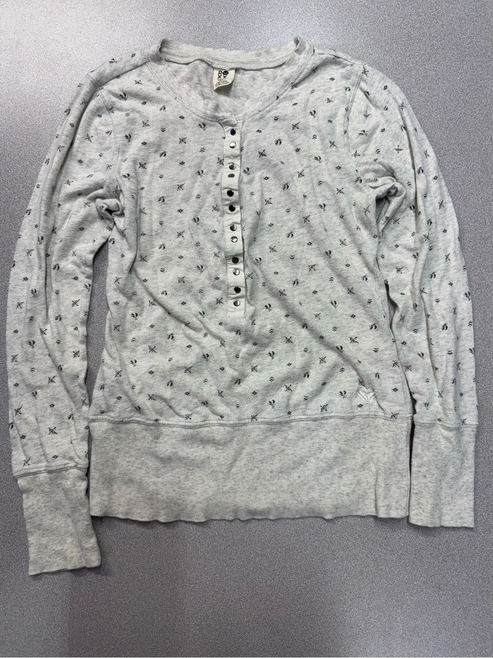 Roxy Long Sleeve Snap Up Henley Top Bella Swan Y2K Ditsy Print Long Cuff Winter
